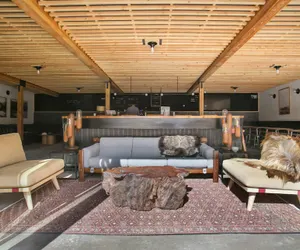 Photo 4 - The Coachman Hotel