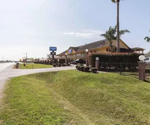 Photo 2 - Rodeway Inn