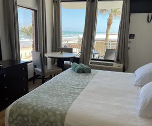 Photo 2 - Flamingo Inn Beachfront