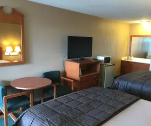 Photo 5 - Budget Inn