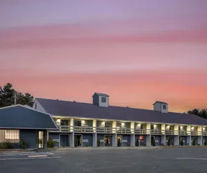 Photo 2 - Yankee Clipper Inn, SureStay Collection by Best Western