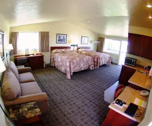 Photo 5 - Gateway Inn