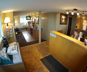Photo 3 - Gateway Inn