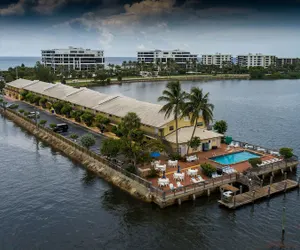 Photo 2 - Palm Beach Waterfront Suites