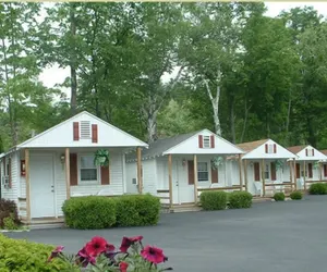 Photo 2 - Seven Dwarfs Motel and Cabins