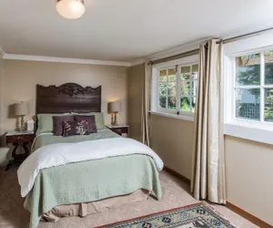 Photo 4 - Jenner Inn