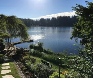 Photo 2 - Cottage Lake Bed and Breakfast