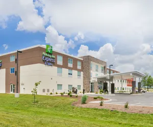 Photo 2 - Holiday Inn Express & Suites Salem, an IHG Hotel