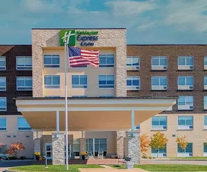 Photo 2 - Holiday Inn Express & Suites Toledo West by IHG