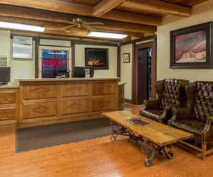 Photo 5 - Thunderbird Lodge