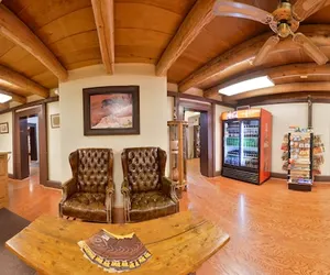 Photo 4 - Thunderbird Lodge