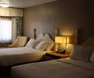 Photo 2 - Hat Rock Inn