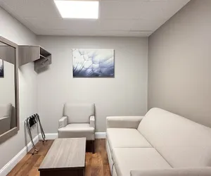 Photo 4 - Red Roof Inn & Suites Swansea