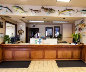 Photo 3 - Benny's Colville Inn