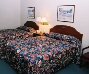 Photo 5 - Benny's Colville Inn
