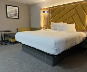 Photo 3 - The Wander Hotel, a Ramada by Wyndham