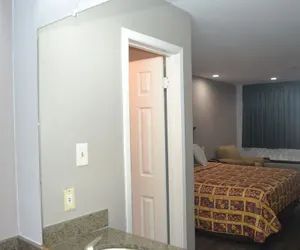 Photo 5 - Deluxe INN