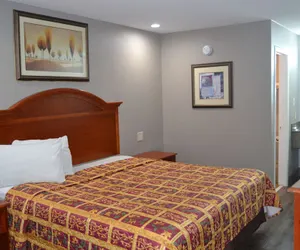 Photo 4 - Deluxe INN