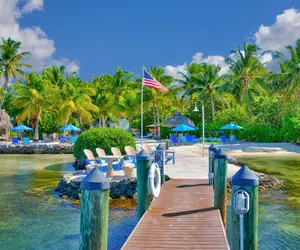 Photo 2 - Island Bay Resort