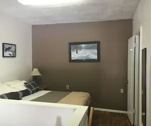Photo 4 - The Brookside Motel