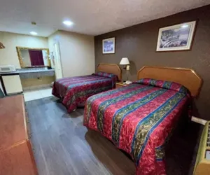 Photo 3 - Golden Inn Dallas by Hotel O