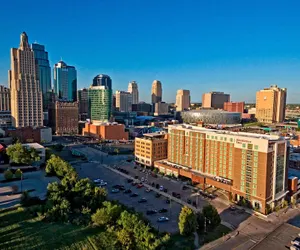 Photo 2 - Courtyard by Marriott Kansas City Downtown/Convention Center