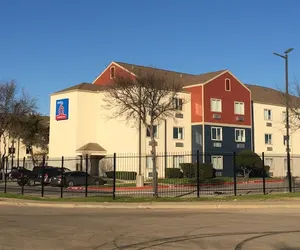 Photo 3 - Studio 6 Dallas, TX