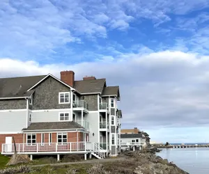 Photo 2 - Tides Inn & Suites