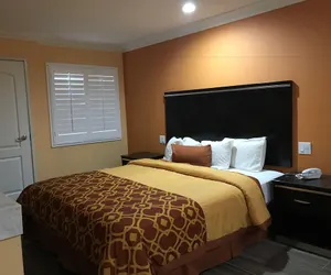 Photo 3 - Executive Suites Inn