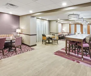 Photo 2 - Hampton Inn Fond du Lac