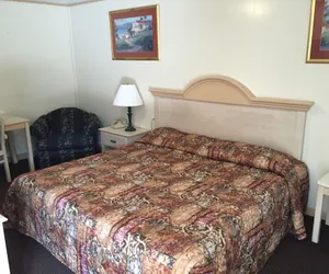 Photo 5 - Withlacoochee Motel