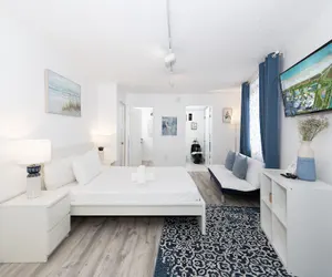 Photo 4 - Art Deco Ocean Walk Apartments