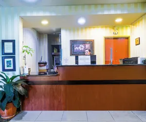 Photo 3 - Evansville Inn & Suites By OYO