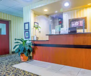 Photo 5 - Evansville Inn & Suites By OYO