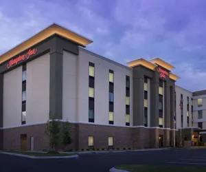 Photo 2 - Hampton Inn by Hilton Hattiesburg