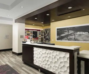 Photo 3 - Hampton Inn by Hilton Hattiesburg