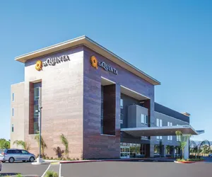 Photo 2 - La Quinta Inn & Suites by Wyndham Morgan Hill-San Jose South