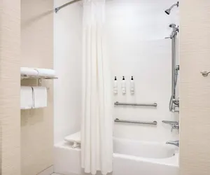 Photo 5 - Fairfield Inn & Suites by Marriott Lincoln Southeast