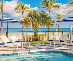 Photo 2 - Plunge Beach Resort