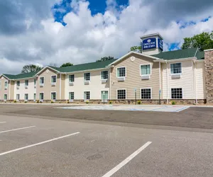 Photo 2 - Cobblestone Hotel & Suites - Harborcreek