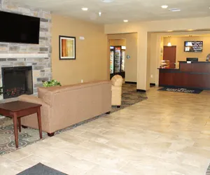 Photo 3 - Cobblestone Hotel & Suites – Devils Lake