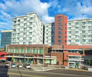 Photo 2 - Courtyard by Marriott Seattle Everett Downtown