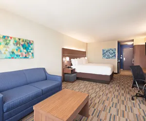 Photo 5 - Holiday Inn Express & Suites Uniontown, an IHG Hotel