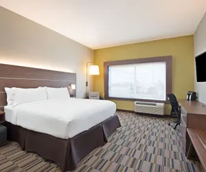 Photo 4 - Holiday Inn Express & Suites Uniontown, an IHG Hotel