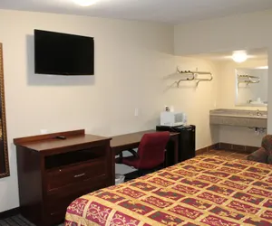 Photo 4 - American Inn & Suites