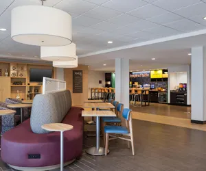 Photo 3 - Home2 Suites by Hilton Milwaukee Brookfield