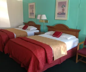 Photo 4 - Budget Inn