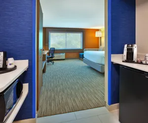 Photo 5 - Holiday Inn Express & Suites New Castle, an IHG Hotel