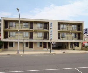 Photo 2 - Dry Dock Motel
