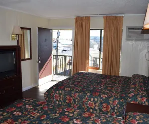 Photo 5 - Dry Dock Motel